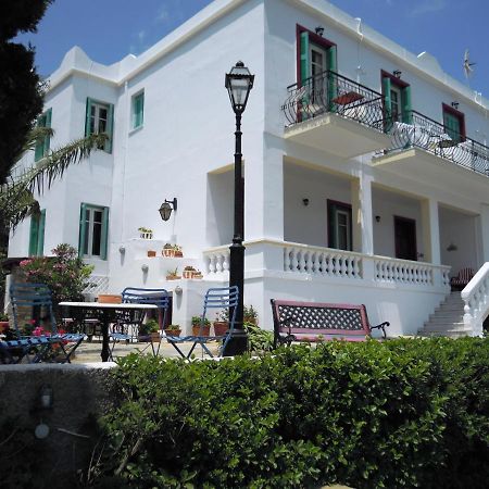 Blue Dolphin Hotel Batsi  Exterior foto