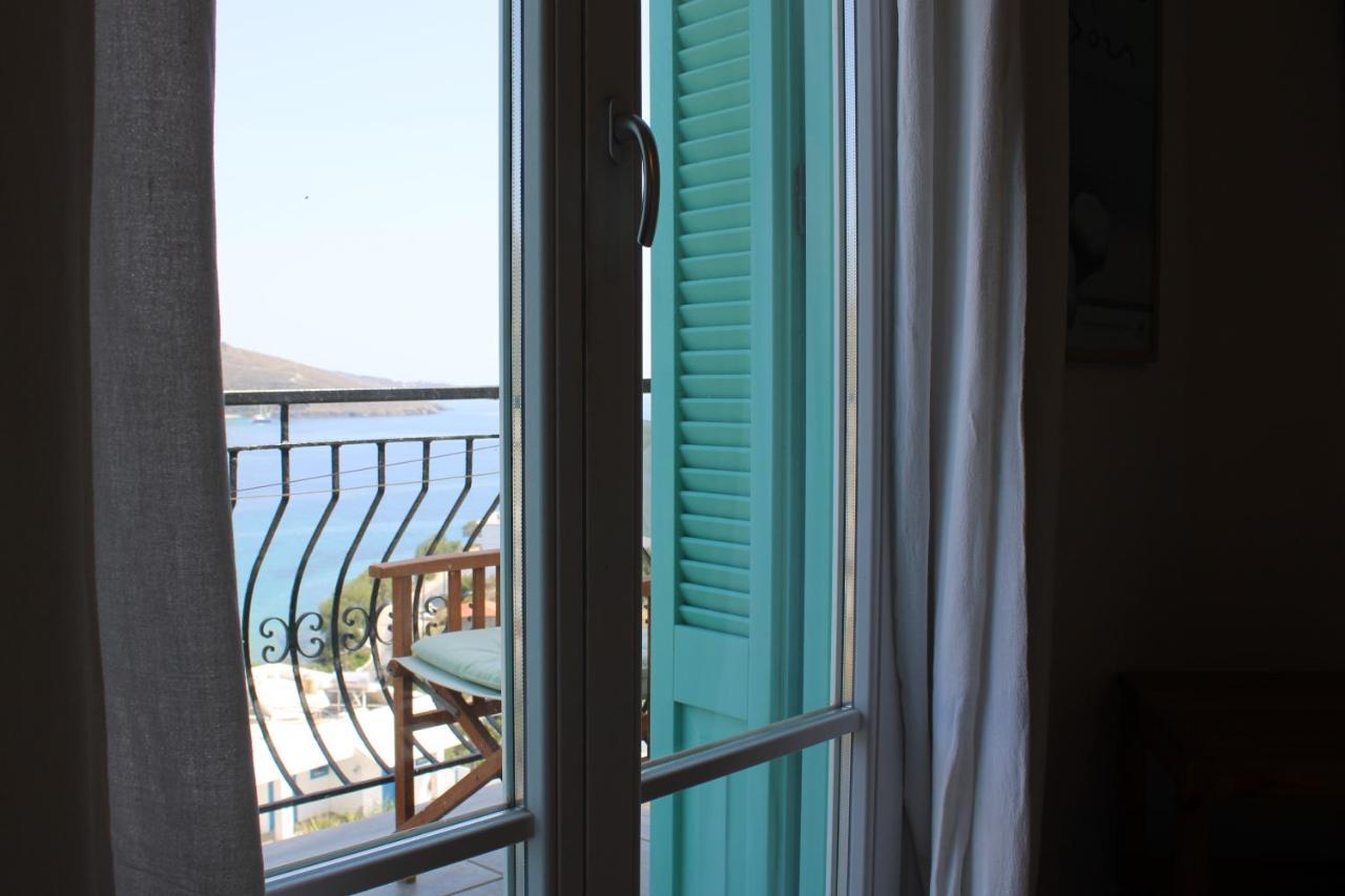 Blue Dolphin Hotel Batsi  Exterior foto