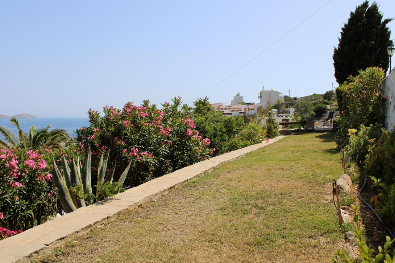 Blue Dolphin Hotel Batsi  Exterior foto